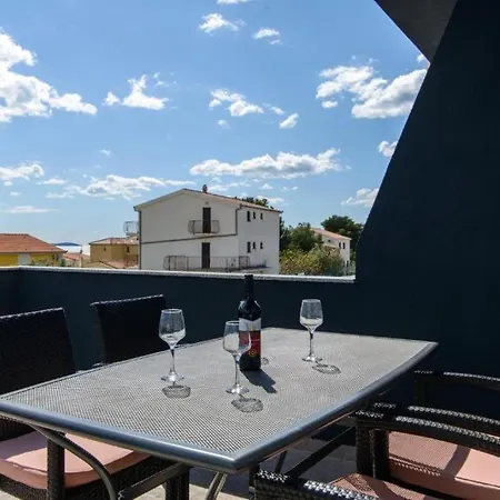 In Okrug Gornji With Sea View, Terrace, Air Conditioning, Wifi 5134-4 公寓 特罗吉尔